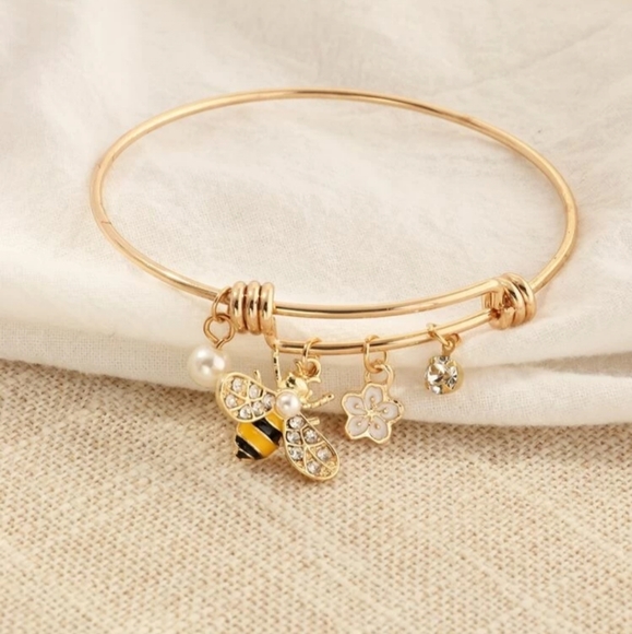 *Kristen* Bumble Bee Bracelet - Picture 3 of 4